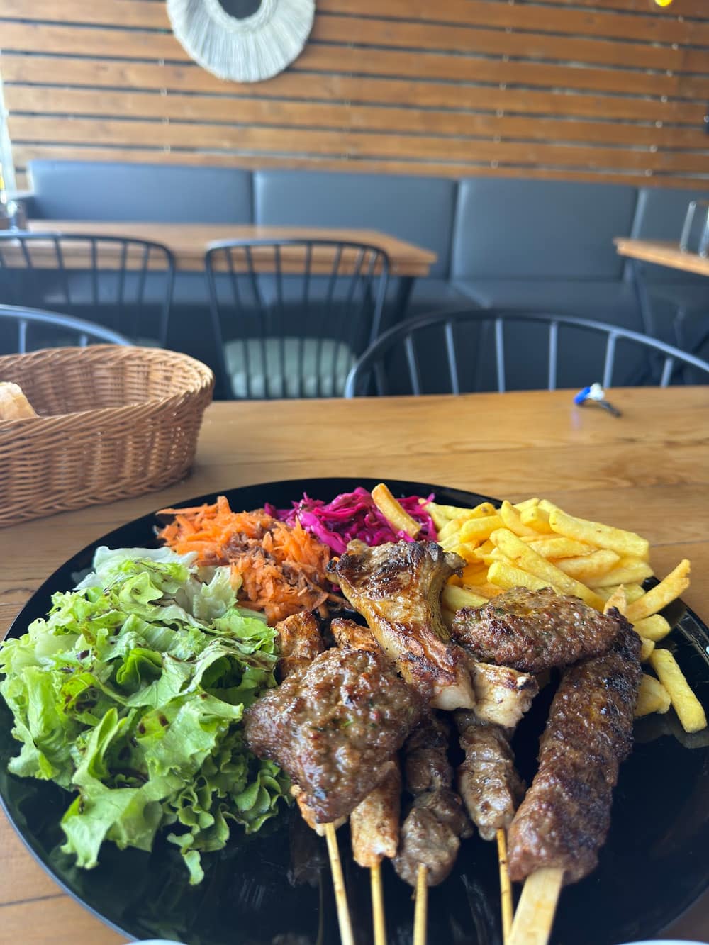 Mom Eve Restaurant & Pub — photo 5